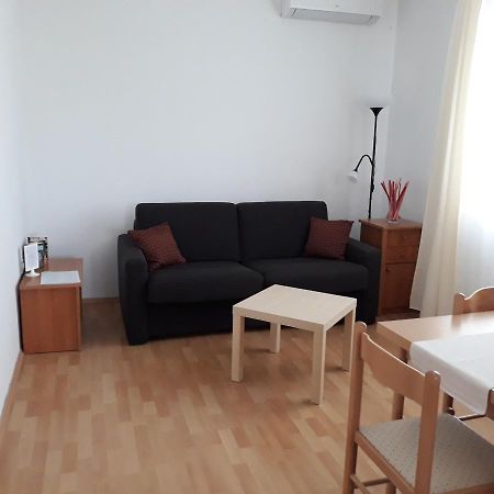 Rina Apartments ลาบิน ภายนอก รูปภาพ