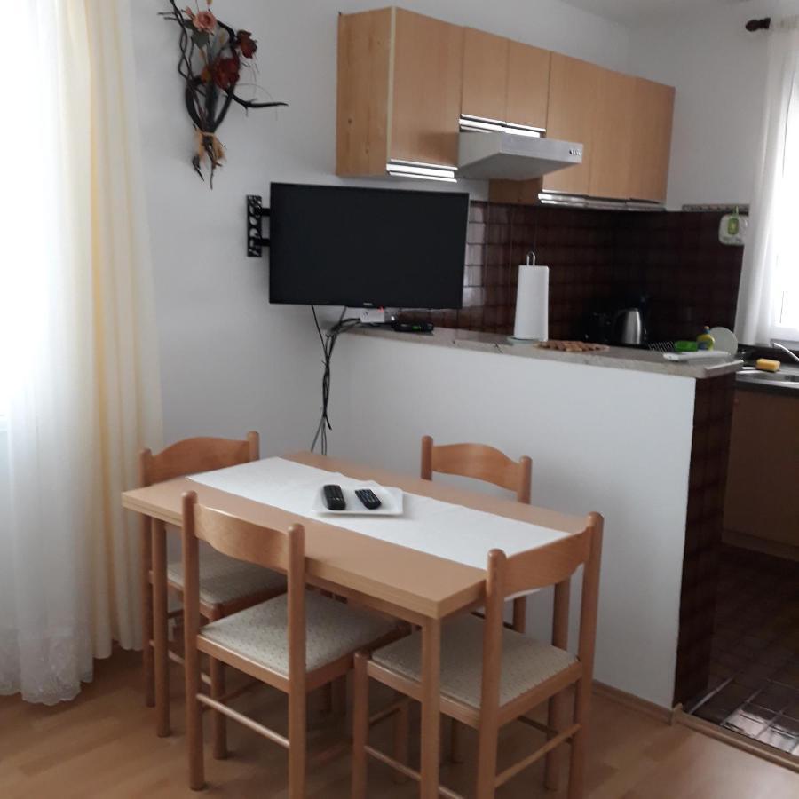 Rina Apartments ลาบิน ภายนอก รูปภาพ