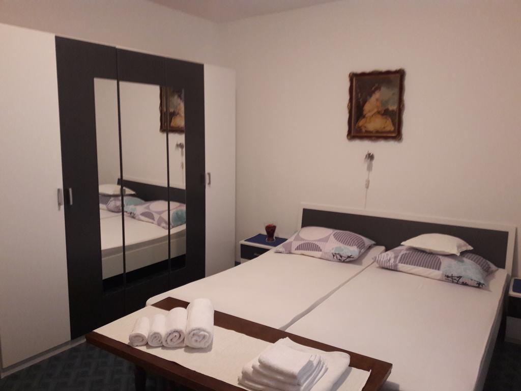 Rina Apartments ลาบิน ภายนอก รูปภาพ